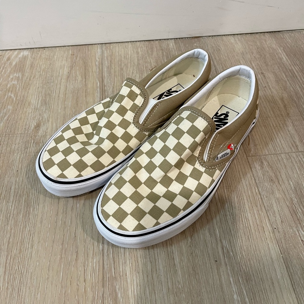 Brand New Women’s Vans